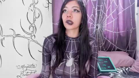 Snapshot of alyxroses chatting on June 2026 06:01:02 PM online show from June 2026 06:01:02 PM