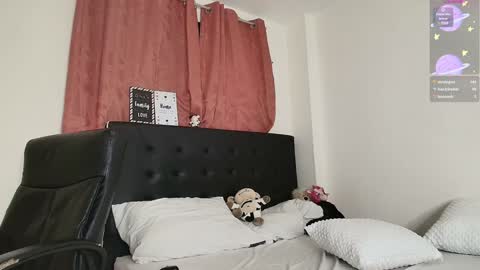 Isabella online show from January 2025 11:00:01 PM