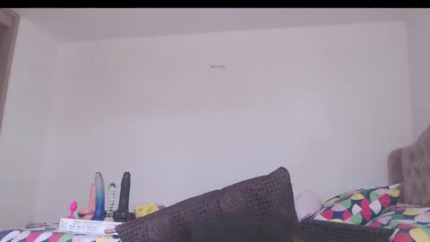 valentia online show from October 2025 02:36:02 PM