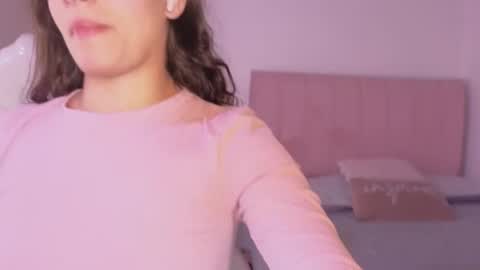 Snapshot of amaia_daniells chatting on November 2025 04:04:01 AM B I A N C A online show from November 2025 04:04:01 AM