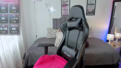 Hi Im AmaiaHelp me reach 100 likes online show from October 2025 07:22:02 PM