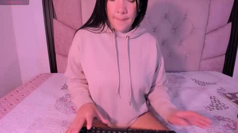 Snapshot of amaiarojas7 chatting on September 2025 12:32:02 PM Amaia online show from September 2025 12:32:02 PM