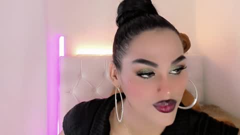 amal_baddel_ online show from January 2026 06:33:02 PM