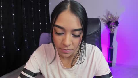 Snapshot of amalia_cruss chatting on December 2024 03:29:02 AM Amalia cruss online show from December 2024 03:29:02 AM