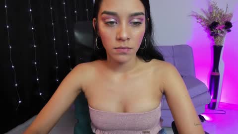 Snapshot of amalia_cruss chatting on January 2025 01:30:01 AM Amalia cruss online show from January 2025 01:30:01 AM