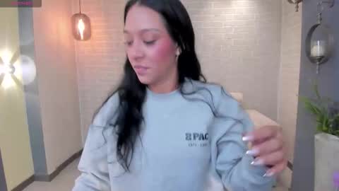 Snapshot of amalia_cruss chatting on October 2025 12:35:01 PM Amalia cruss online show from October 2025 12:35:01 PM