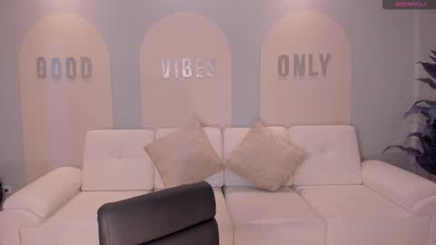 Snapshot of amalia_cruss chatting on November 2025 08:40:02 PM Amalia cruss online show from November 2025 08:40:02 PM