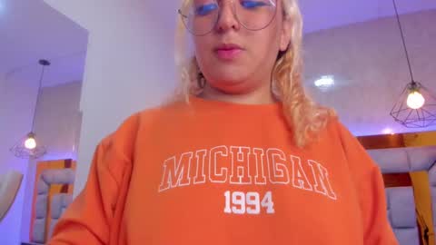 Snapshot of amalia_rosse_ chatting on February 2025 11:16:01 PM Amalia Im Back See you soon this January 7 at 10 pm Colombia time online show from February 2025 11:16:01 PM