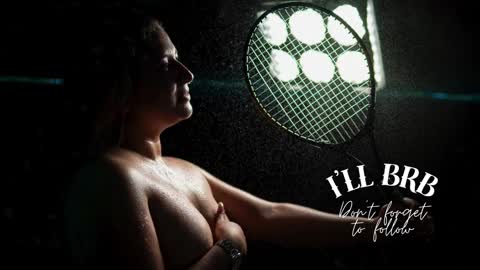 Snapshot of amalia_rosse_ chatting on September 2025 10:56:02 PM Amalia Im Back See you soon this January 7 at 10 pm Colombia time online show from September 2025 10:56:02 PM