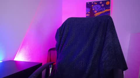Snapshot of amalia_rosse_ chatting on May 2026 11:10:01 PM Amalia Im Back See you soon this January 7 at 10 pm Colombia time online show from May 2026 11:10:01 PM