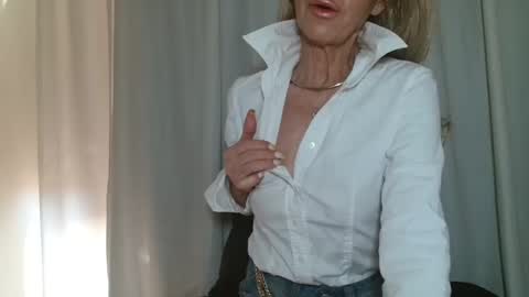 Snapshot of amanda0803 chatting on February 2025 01:11:01 PM Angel or Demon online show from February 2025 01:11:01 PM