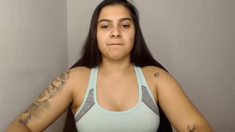 Snapshot of amanda5star chatting on January 2025 08:07:02 PM The queen of the biceps online show from January 2025 08:07:02 PM