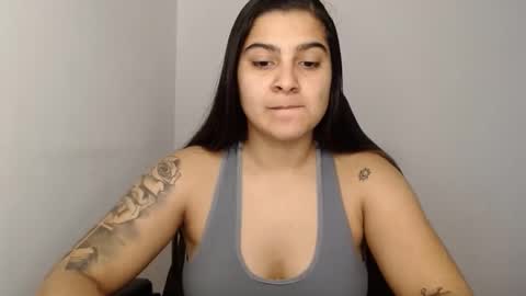 Snapshot of amanda5star chatting on January 2025 09:51:02 AM The queen of the biceps online show from January 2025 09:51:02 AM