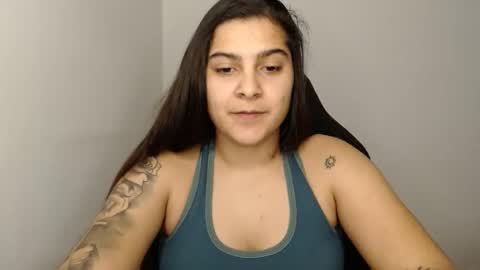 Snapshot of amanda5star chatting on January 2025 01:22:02 AM The queen of the biceps online show from January 2025 01:22:02 AM