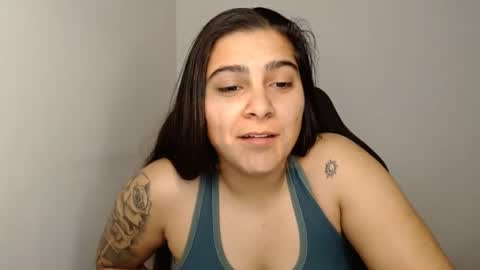 Snapshot of amanda5star chatting on January 2025 03:00:01 PM The queen of the biceps online show from January 2025 03:00:01 PM