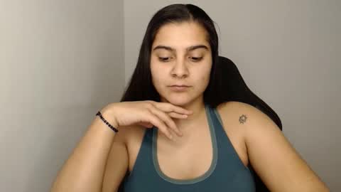 Snapshot of amanda5star chatting on January 2025 09:26:02 PM The queen of the biceps online show from January 2025 09:26:02 PM