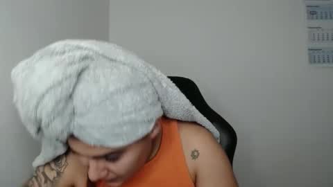 Snapshot of amanda5star chatting on March 2025 06:59:02 PM The queen of the biceps online show from March 2025 06:59:02 PM