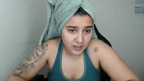 Snapshot of amanda5star chatting on March 2025 06:08:02 PM The queen of the biceps online show from March 2025 06:08:02 PM