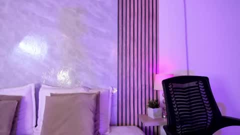 Snapshot of amanda_26 chatting on May 2026 01:03:01 AM Luisa online show from May 2026 01:03:01 AM