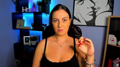 Snapshot of amanda_burn chatting on November 2025 02:23:01 PM Amanda online show from November 2025 02:23:01 PM