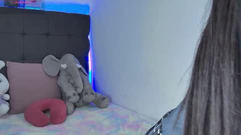 Snapshot of amandabrooks_18 chatting on March 2025 03:22:01 AM Amanda online show from March 2025 03:22:01 AM