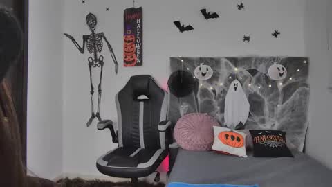 Snapshot of amandabrooks_18 chatting on October 2025 05:48:01 AM Amanda online show from October 2025 05:48:01 AM