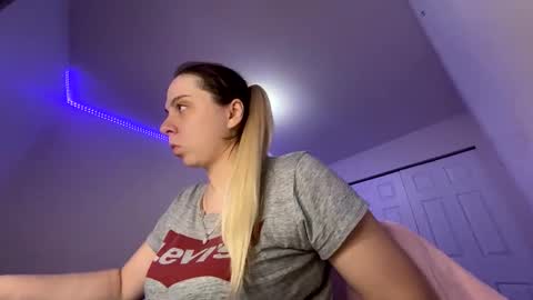 Amanda online show from February 2025 09:43:02 AM