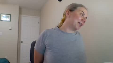 Amanda online show from October 2025 05:22:01 AM