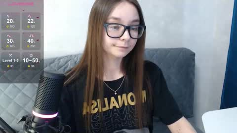 Mila online show from February 2025 02:38:01 PM