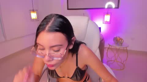 amara foxx online show from July 2026 07:02:02 PM