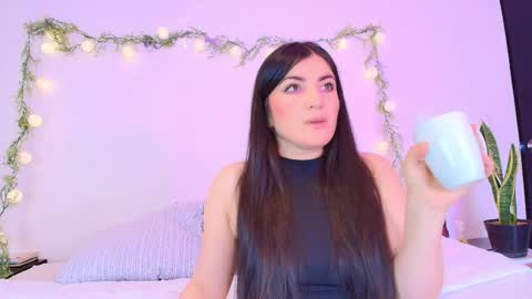 Amara Vega  online show from April 2026 04:51:01 PM