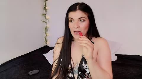 Amara Vega  online show from May 2026 03:06:01 PM