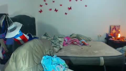 Amara Julia online show from October 2025 07:01:02 PM