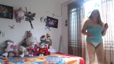 amaris_c online show from November 2025 03:14:02 PM