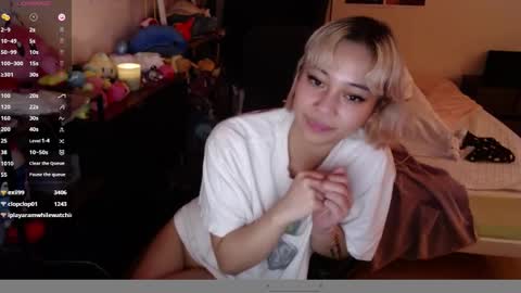 Snapshot of amateuroras chatting on January 2025 10:02:01 AM leash online show from January 2025 10:02:01 AM