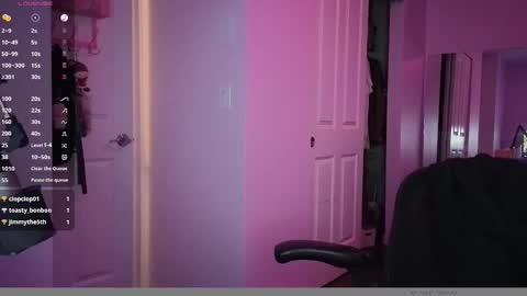 Snapshot of amateuroras chatting on January 2026 04:27:01 AM leash online show from January 2026 04:27:01 AM