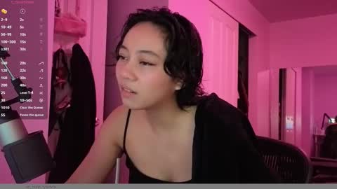 Snapshot of amateuroras chatting on February 2026 03:15:02 AM leash online show from February 2026 03:15:02 AM