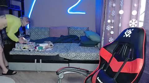 Malina online show from December 2025 09:44:01 PM