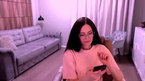 Snapshot of amazingeyes89 chatting on April 2026 09:54:01 AM Izza online show from April 2026 09:54:01 AM