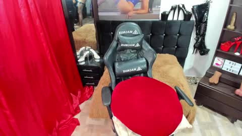 Zayra online show from November 2025 07:19:02 PM