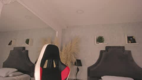 Snapshot of ambarbrown_ chatting on April 2026 04:10:02 AM Ambar online show from April 2026 04:10:02 AM