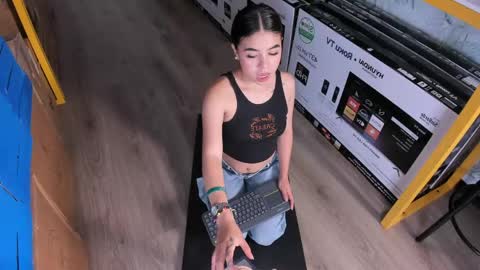 Ambarina  online show from May 2026 11:37:01 AM