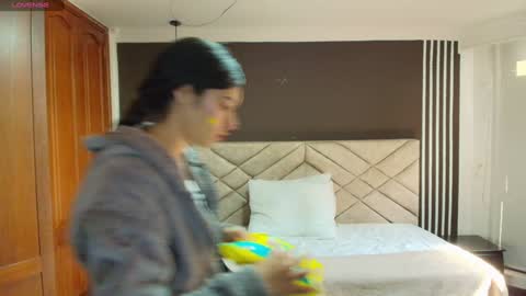 Ambar Ross online show from January 2025 07:23:01 PM