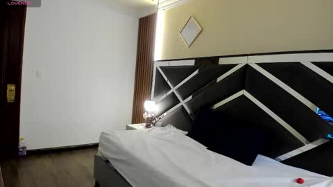 Ambar Ross online show from February 2026 01:16:01 PM