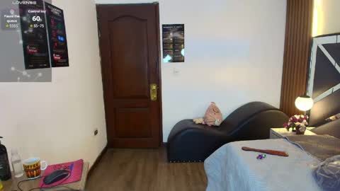 Ambar Ross online show from May 2026 01:52:01 PM