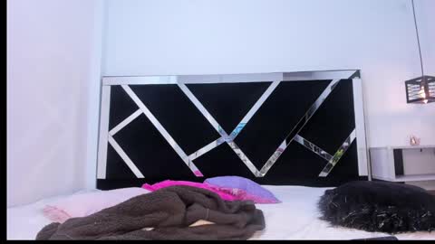 Snapshot of ambbermoon chatting on February 2025 03:33:01 AM online show from February 2025 03:33:01 AM