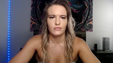 Snapshot of amber__xoxo chatting on January 2026 02:54:02 PM Amber online show from January 2026 02:54:02 PM