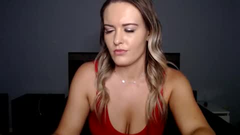 Snapshot of amber__xoxo chatting on February 2026 03:27:02 PM Amber online show from February 2026 03:27:02 PM