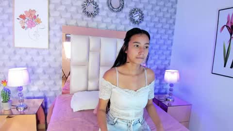 Snapshot of amber_ashfang chatting on April 2026 11:19:02 AM Amber online show from April 2026 11:19:02 AM
