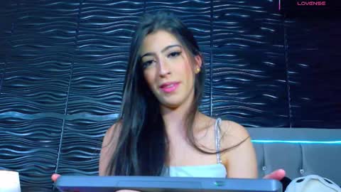 amber_bull online show from September 2025 12:30:01 PM